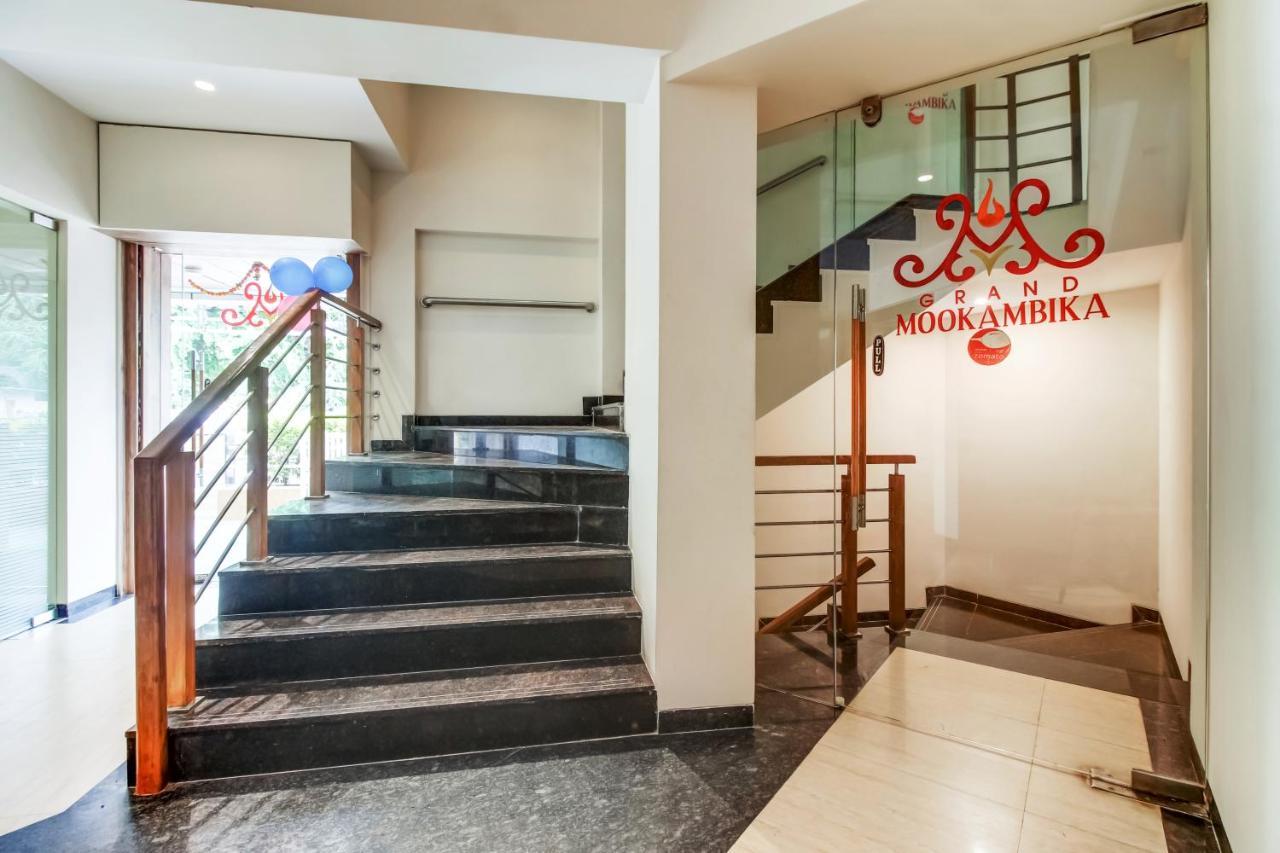 Hotel Grand Mookambika à Navi Mumbai Extérieur photo
