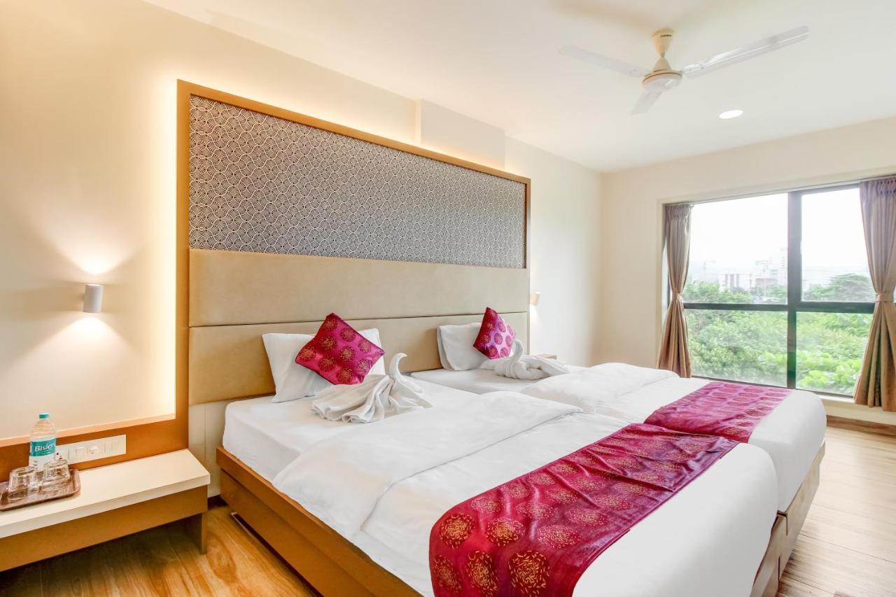 Hotel Grand Mookambika à Navi Mumbai Extérieur photo