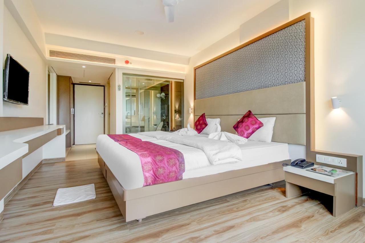 Hotel Grand Mookambika à Navi Mumbai Extérieur photo