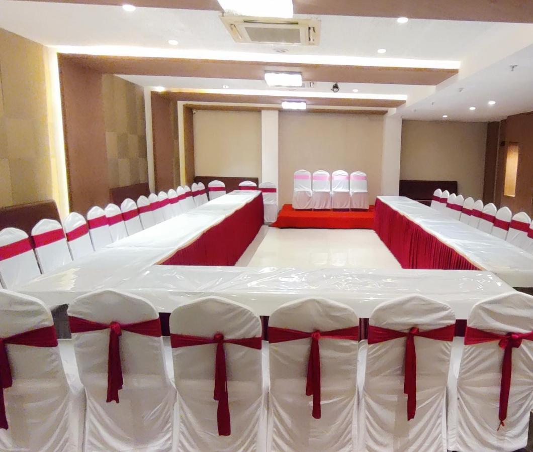 Hotel Grand Mookambika à Navi Mumbai Extérieur photo