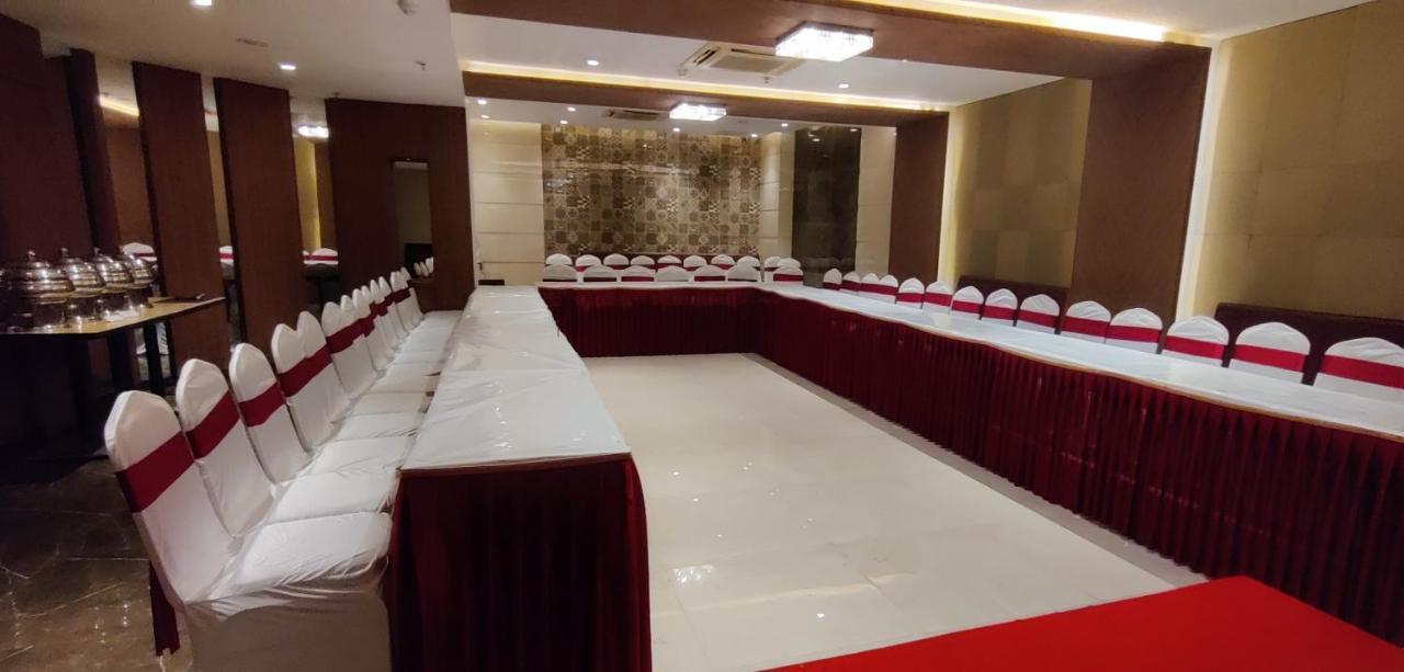 Hotel Grand Mookambika à Navi Mumbai Extérieur photo