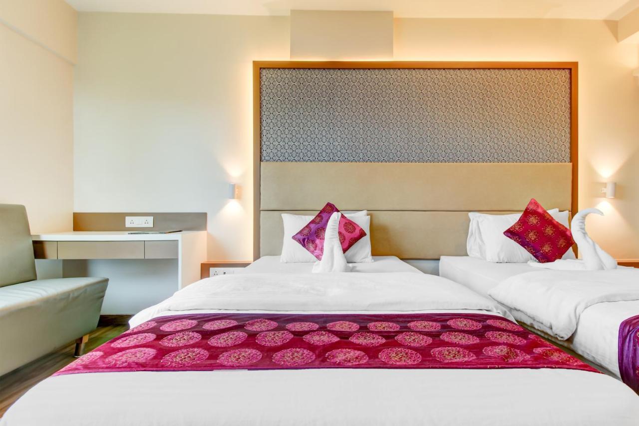 Hotel Grand Mookambika à Navi Mumbai Extérieur photo