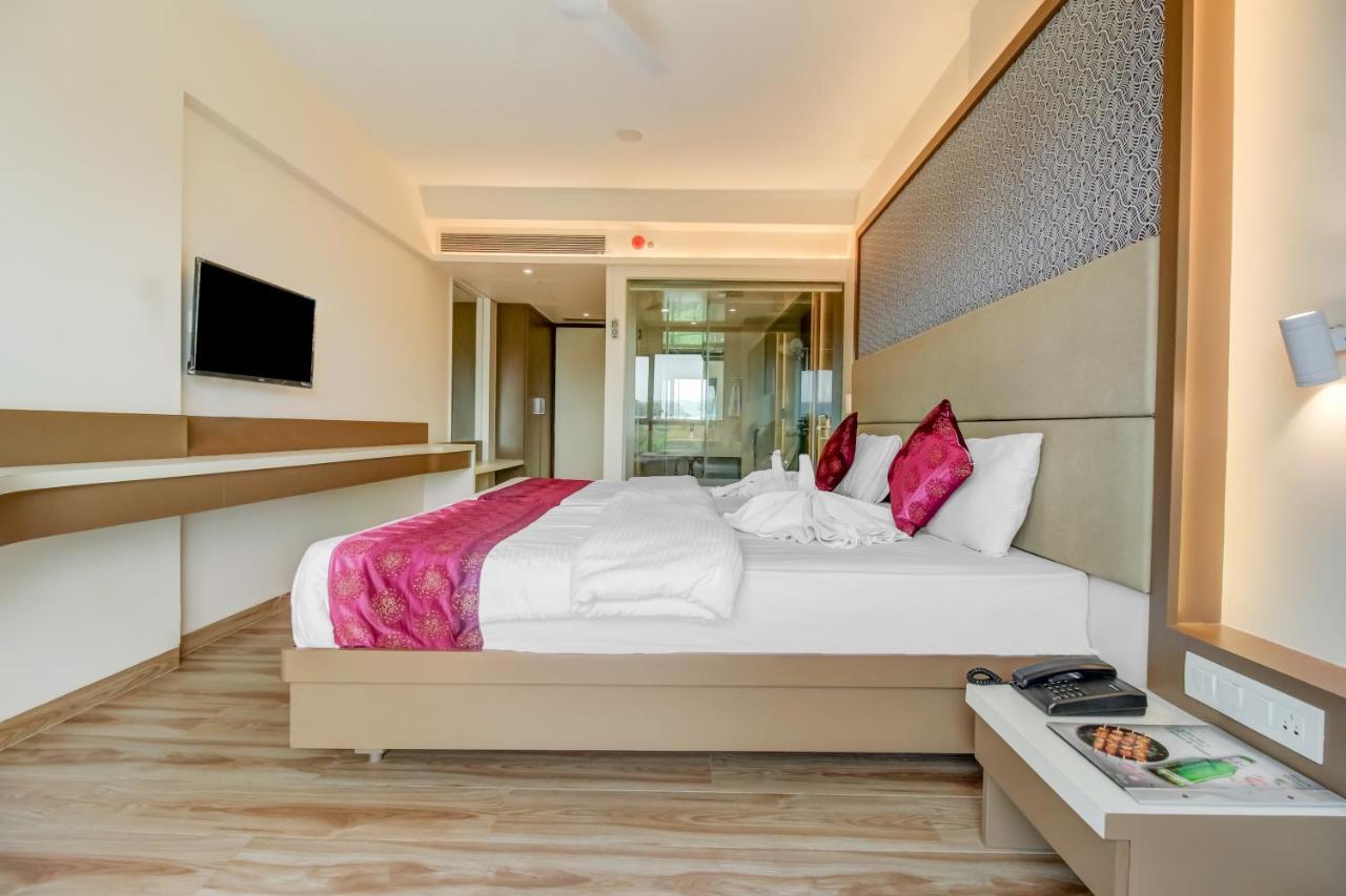 Hotel Grand Mookambika à Navi Mumbai Extérieur photo