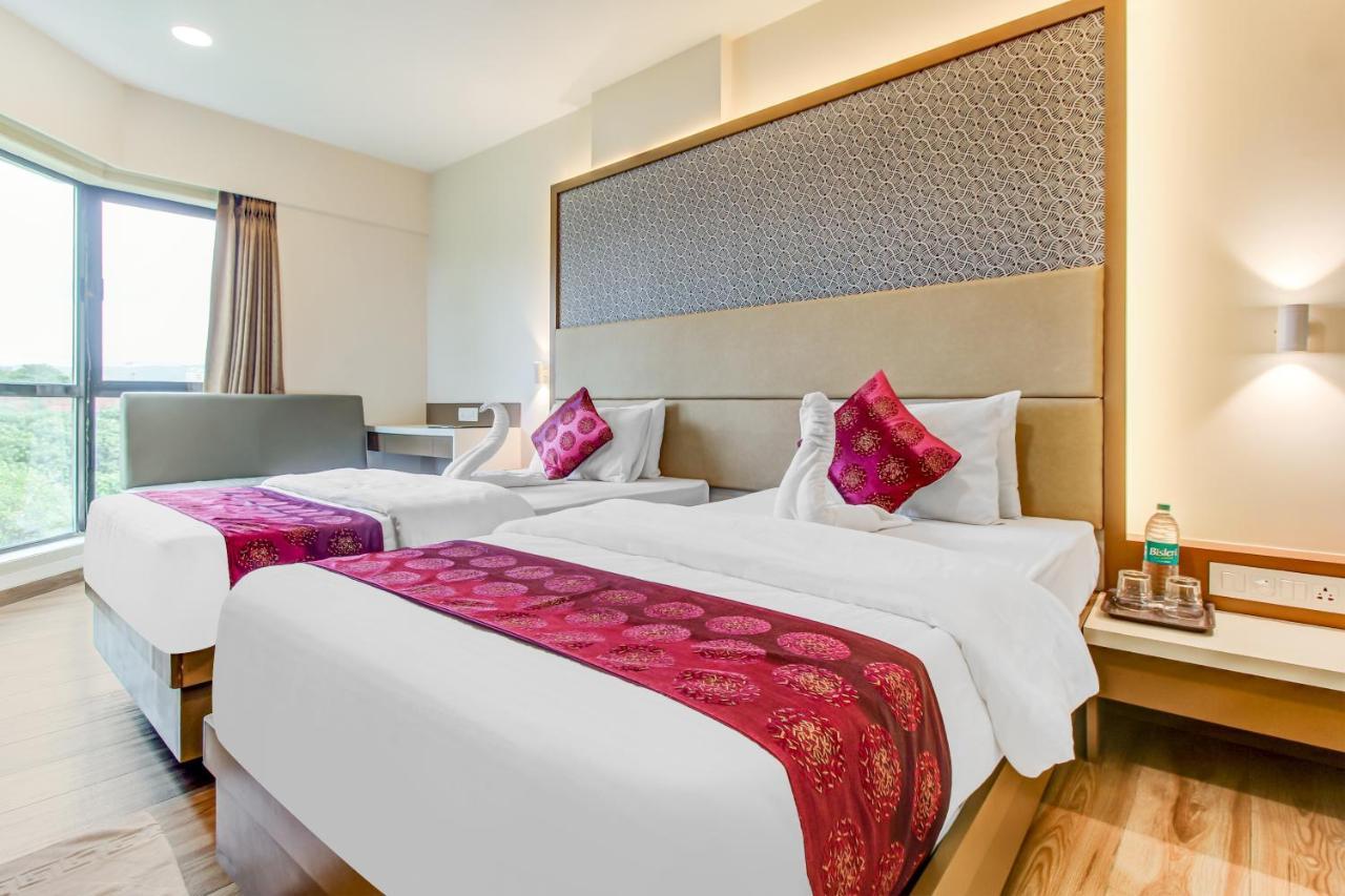 Hotel Grand Mookambika à Navi Mumbai Extérieur photo