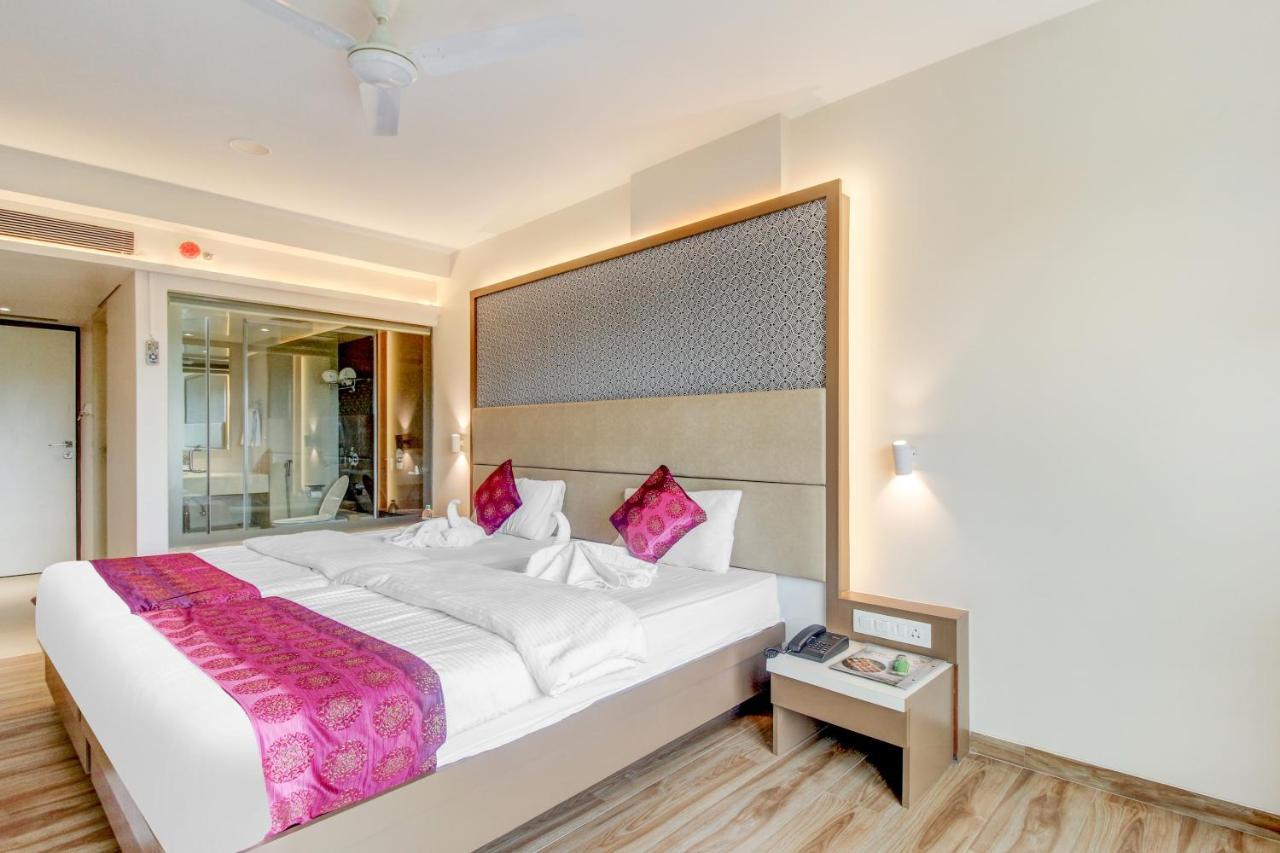 Hotel Grand Mookambika à Navi Mumbai Extérieur photo