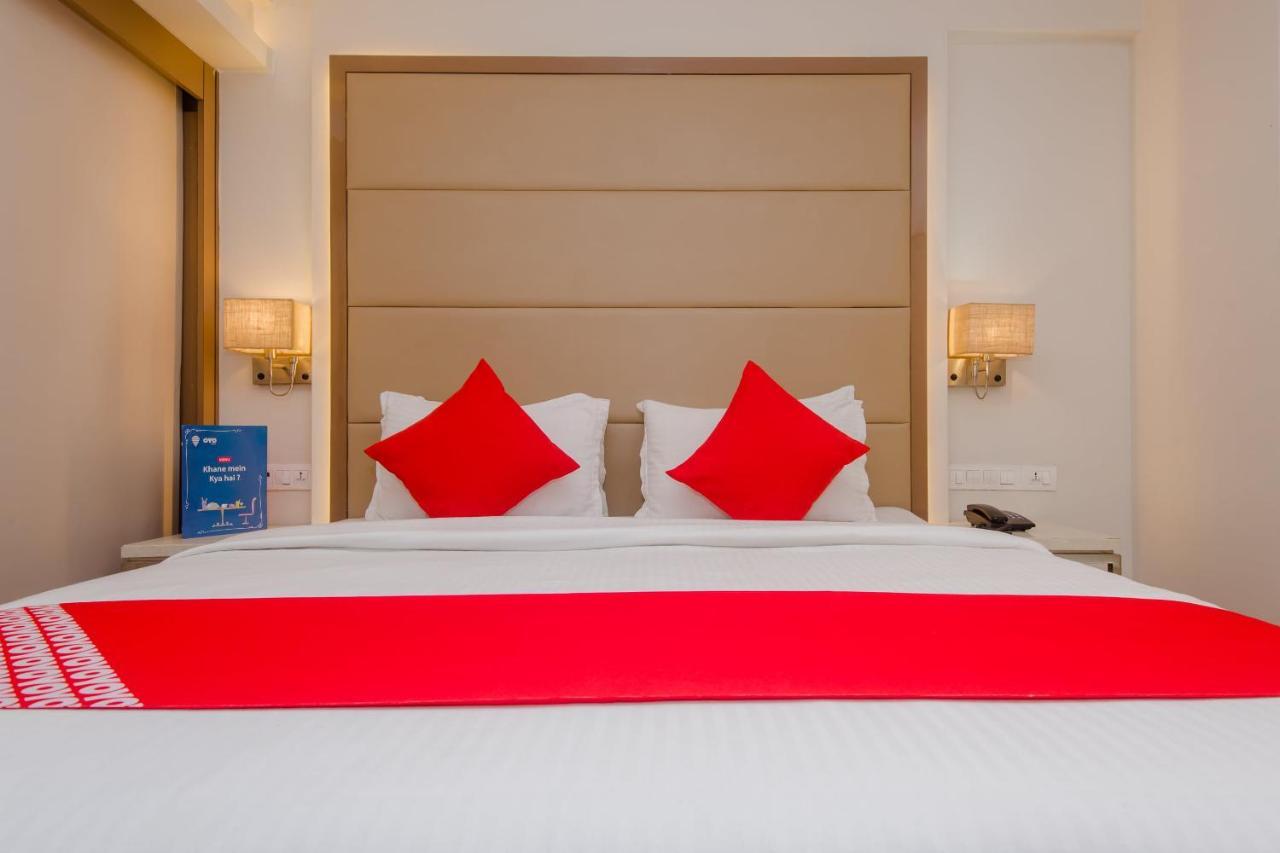 Hotel Grand Mookambika à Navi Mumbai Extérieur photo