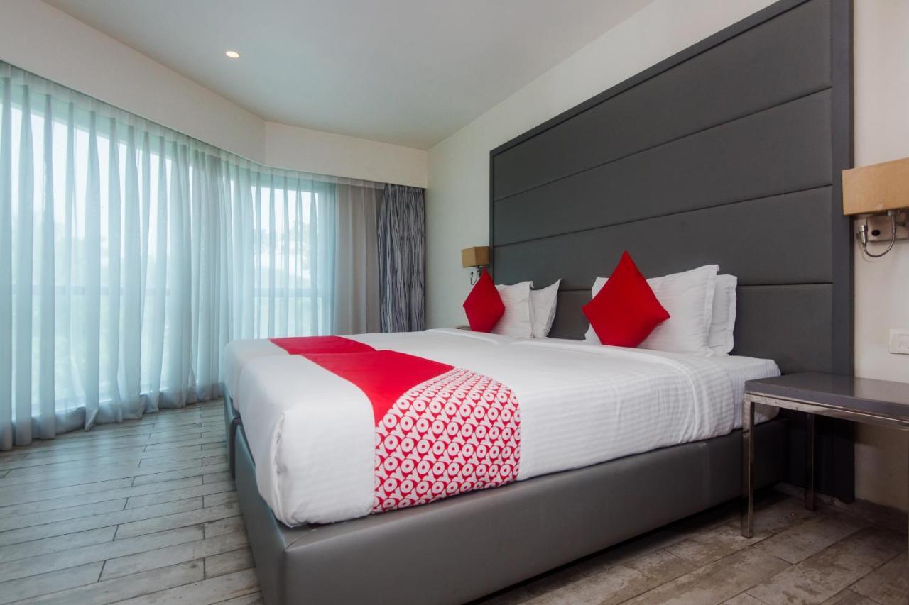 Hotel Grand Mookambika à Navi Mumbai Extérieur photo