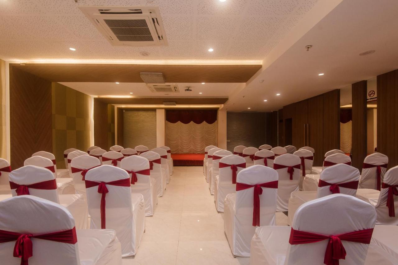 Hotel Grand Mookambika à Navi Mumbai Extérieur photo